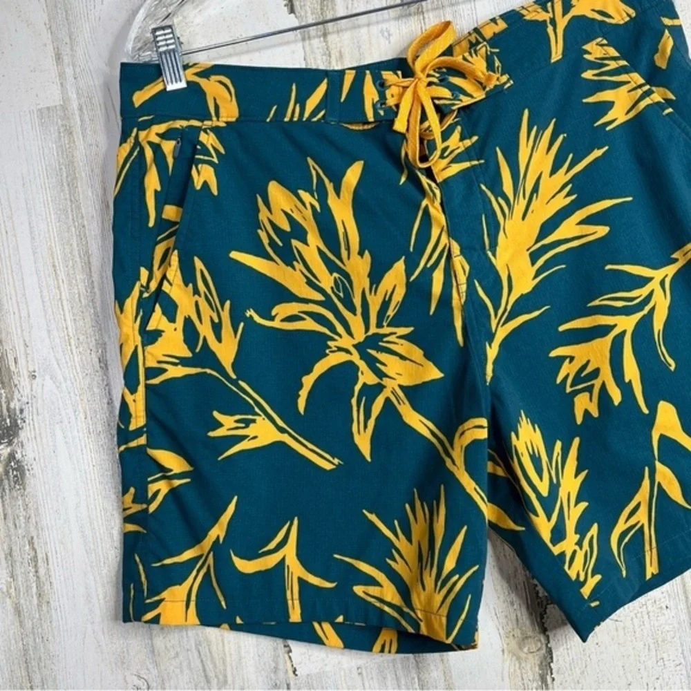 The North Face Men's Shorts Size 36,‎ Unlined